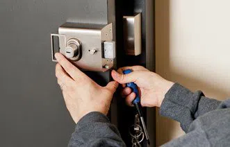  Chicago Lockssmith And Safe Chicago, IL 312-525-2035